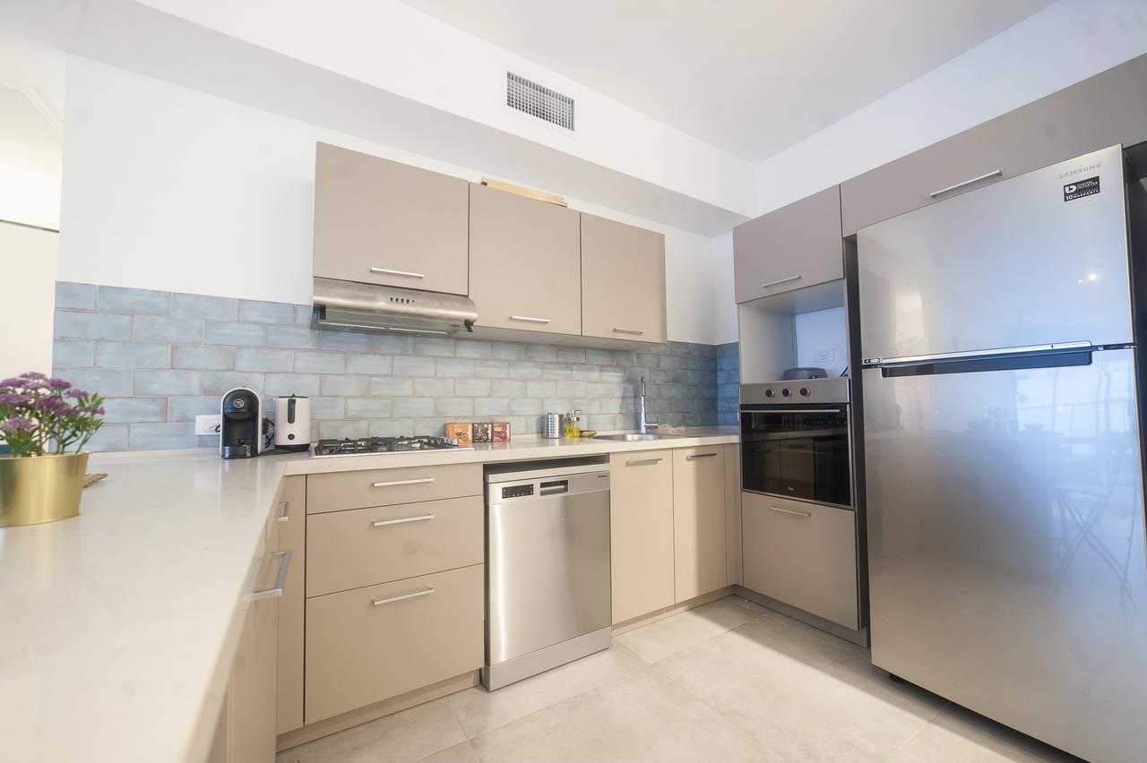 Luxury 2 Bedrooms Rothschild + Balcony