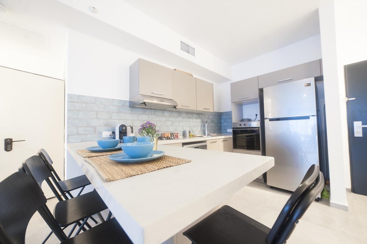 Luxury 2 Bedrooms Rothschild + Balcony Căn hộ *