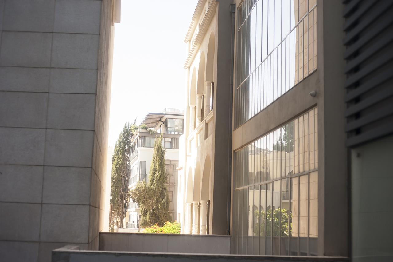 Luxury 2 Bedrooms Rothschild + Balcony Tel Aviv